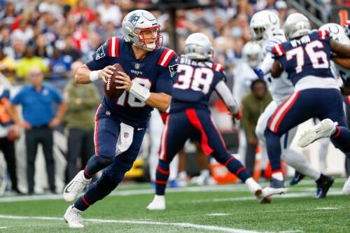 Patriots rack up 9 sacks in dominant victory over Colts