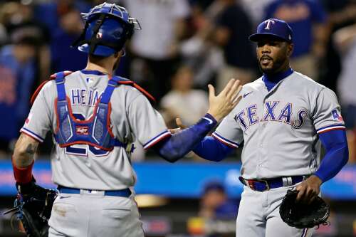 Former Yankees prospect Ezequiel Duran goes deep to give the Rangers a 2-0  lead against New York : r/baseball