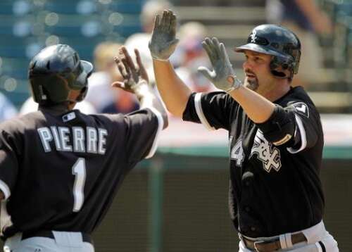 Konerko hits three homers as White Sox beat Tribe