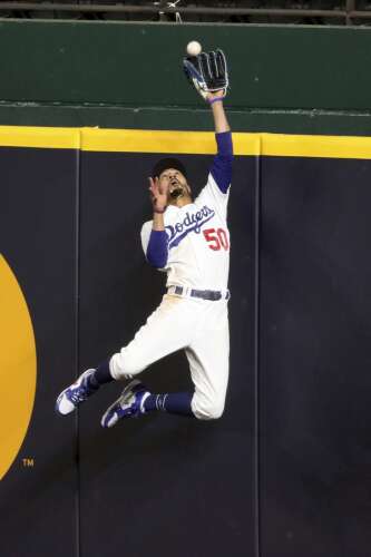 Mookie Betts' defensive gem provides momentum boost for Dodgers