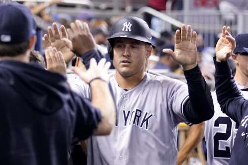 Anthony Rizzo belts another HR to lead Yankees past Marlins