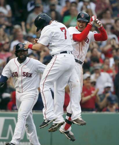 Mookie Betts, Hanley Ramirez homer as Boston Red Sox avoid sweep