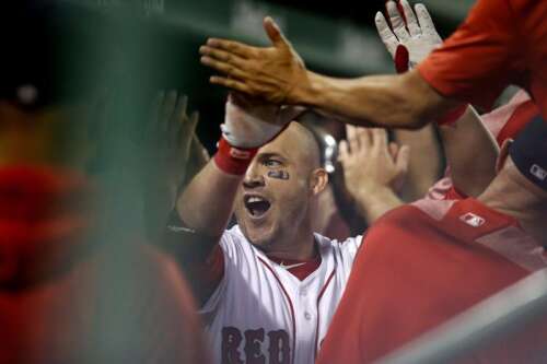 Yankees battered by Red Sox 15-7 as ex-Bomber Steve Pearce goes