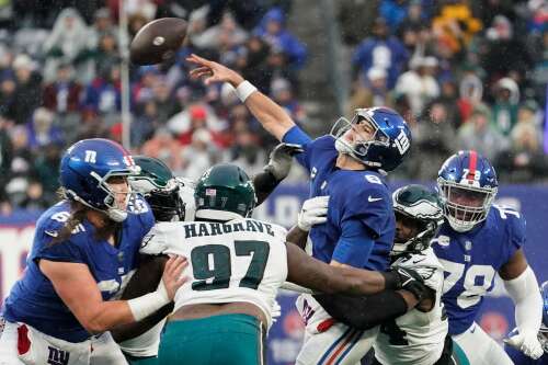 Hurts, Eagles secure playoff spot, thump rival Giants 48-22 - The