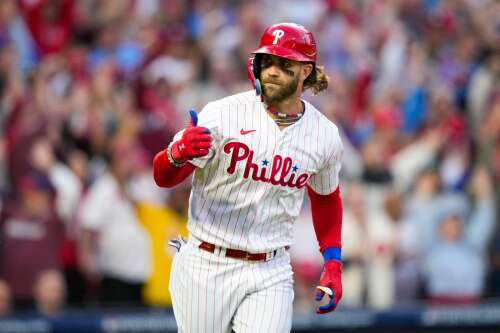 Bryce Harper returns to Phillies, but goes hitless as Dodgers