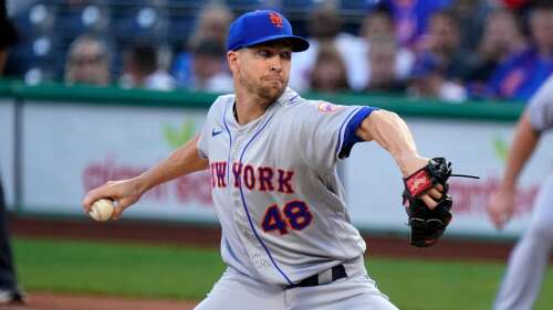 Jacob deGrom puts Mets back in first place with swwep of Pirates