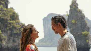 Thumbnail image for: Movie Review: Brooke Shields and Benjamin Bratt deserve more than Netflix's ‘Mother of the Bride’