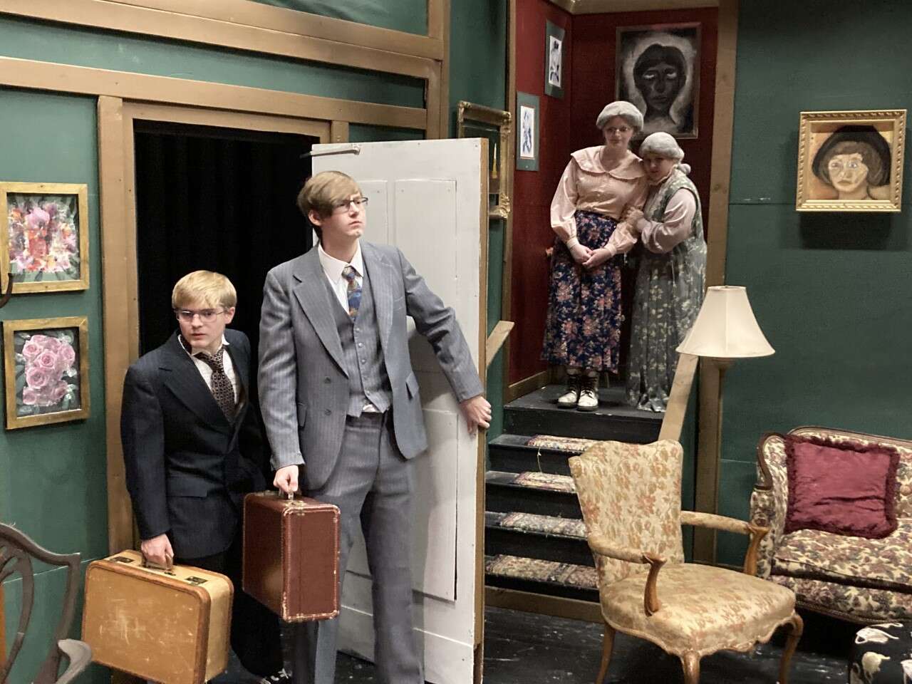 Arsenic and Old Lace' performed with flair and style – The Mercury