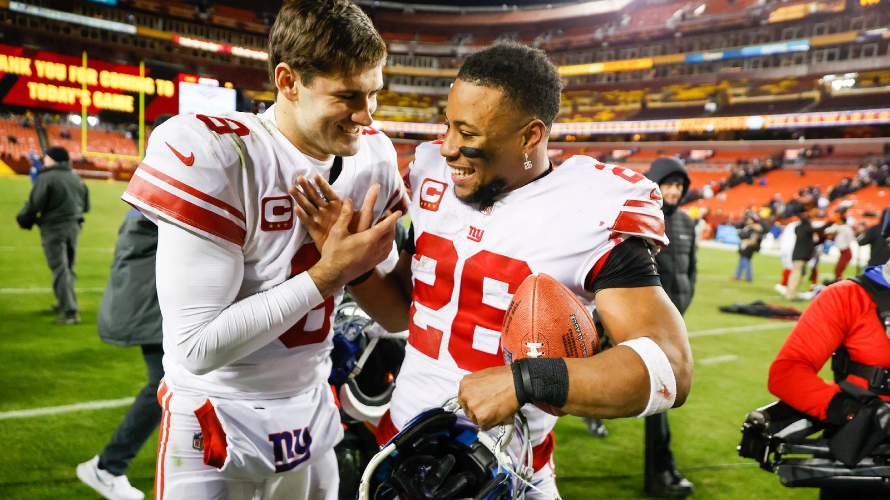 Giants' playoff hopes are brighter after win over Commanders