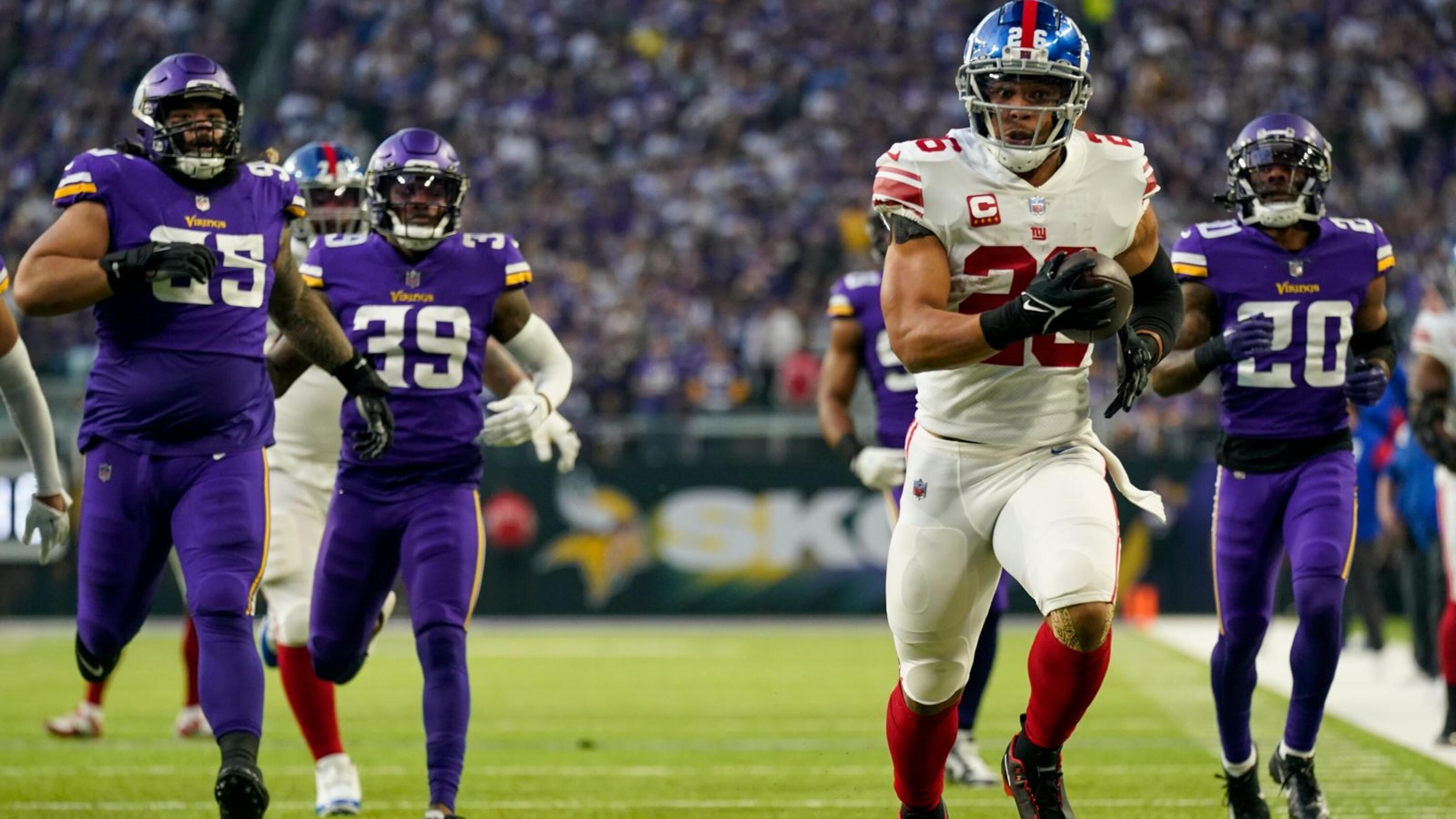 Giants outlast Vikings 31-24 for first playoff win in 11 years