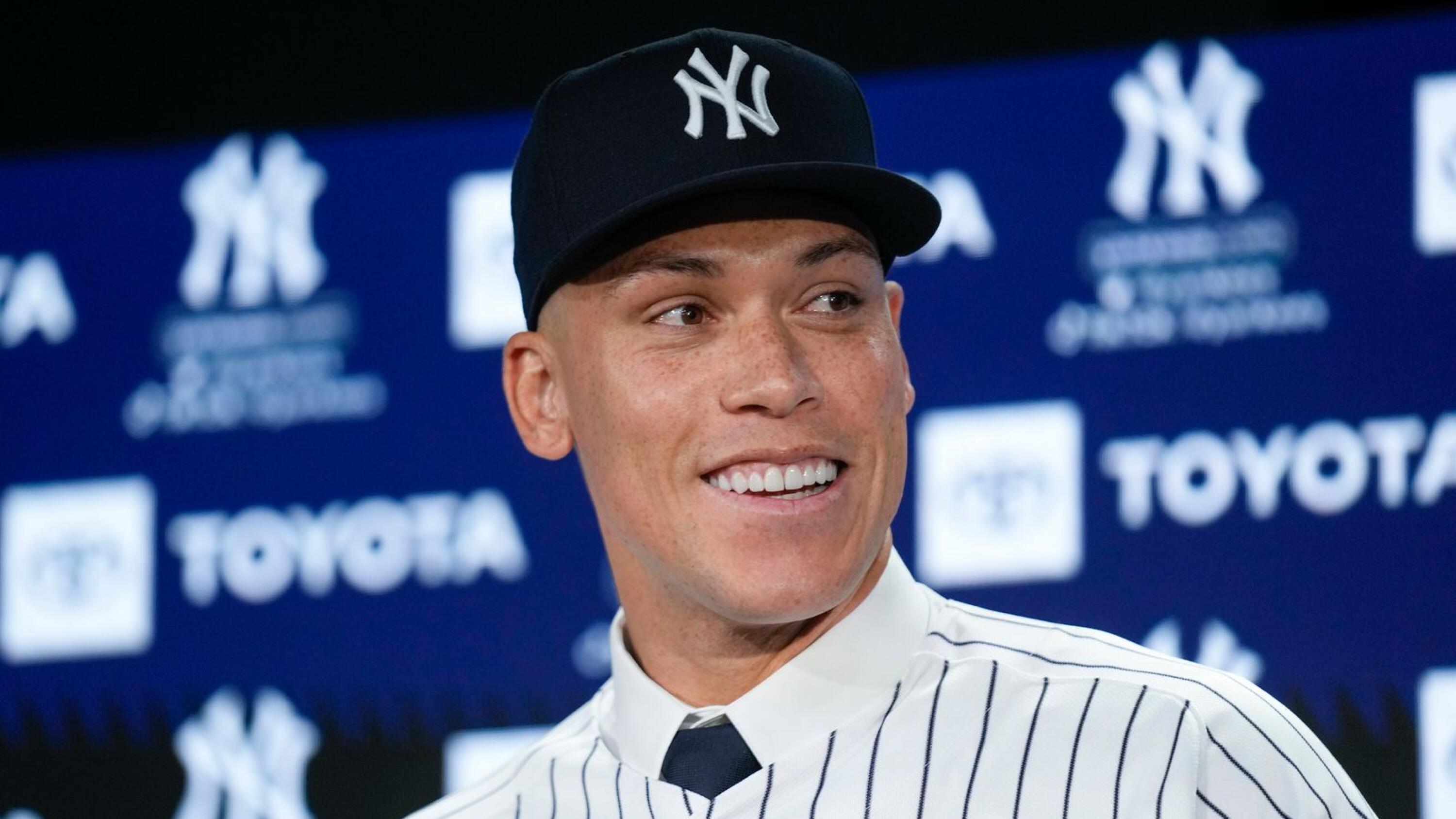 Judge named 16th captain of Yankees at news conference formally announcing  new deal