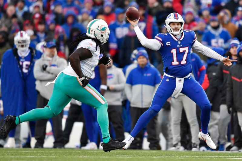 Bills hang on for 34-31 wild-card win over Dolphins