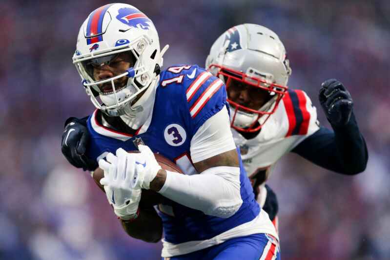 Bills win for Hamlin and eliminate Pats from playoffs