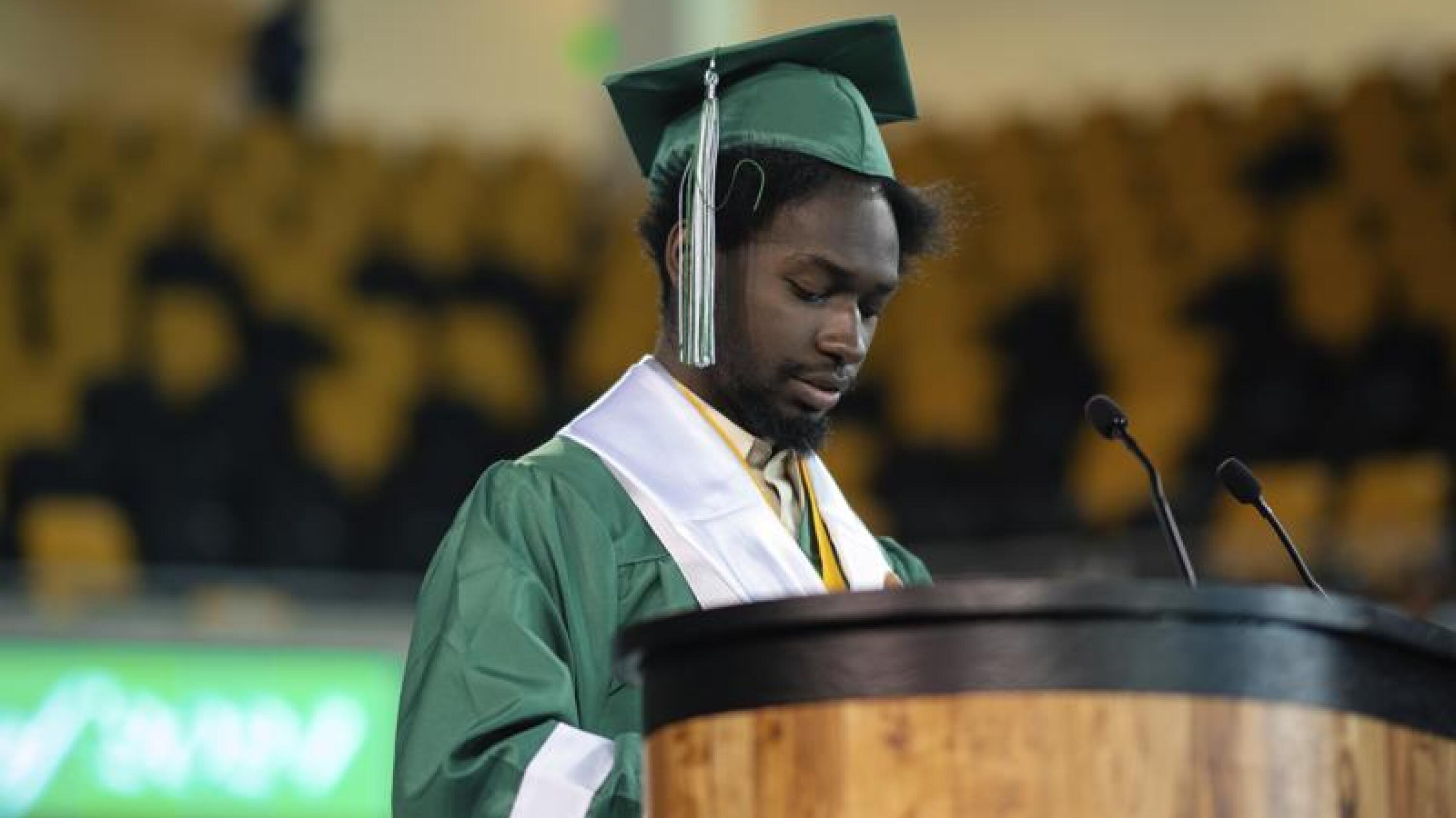 Valedictorian lived in homeless shelter as he rose to the top of his class