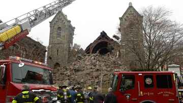 Thumbnail image for: First Congregational Church collapses