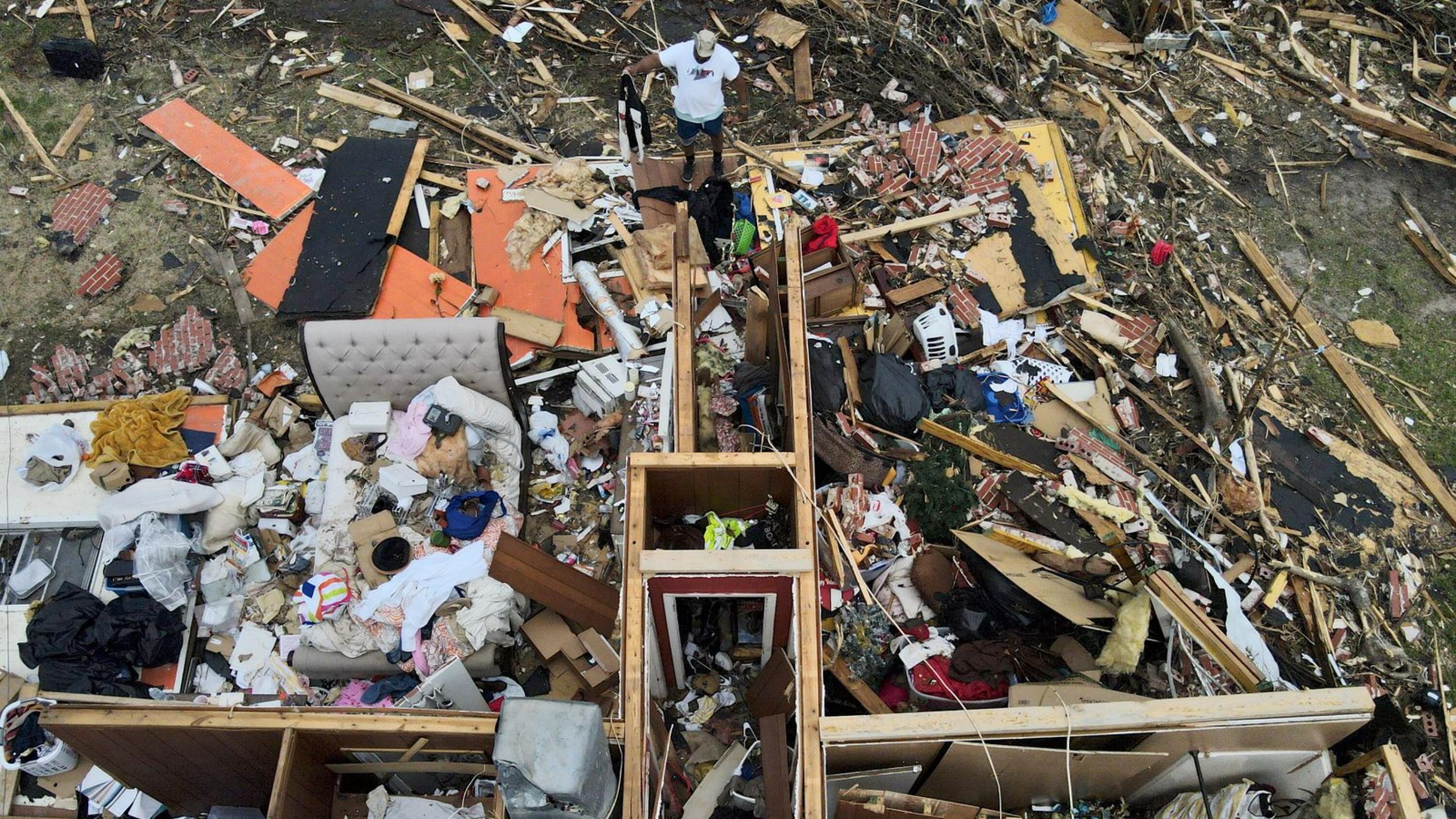 Daunting recovery underway in tornado-devastated Mississippi